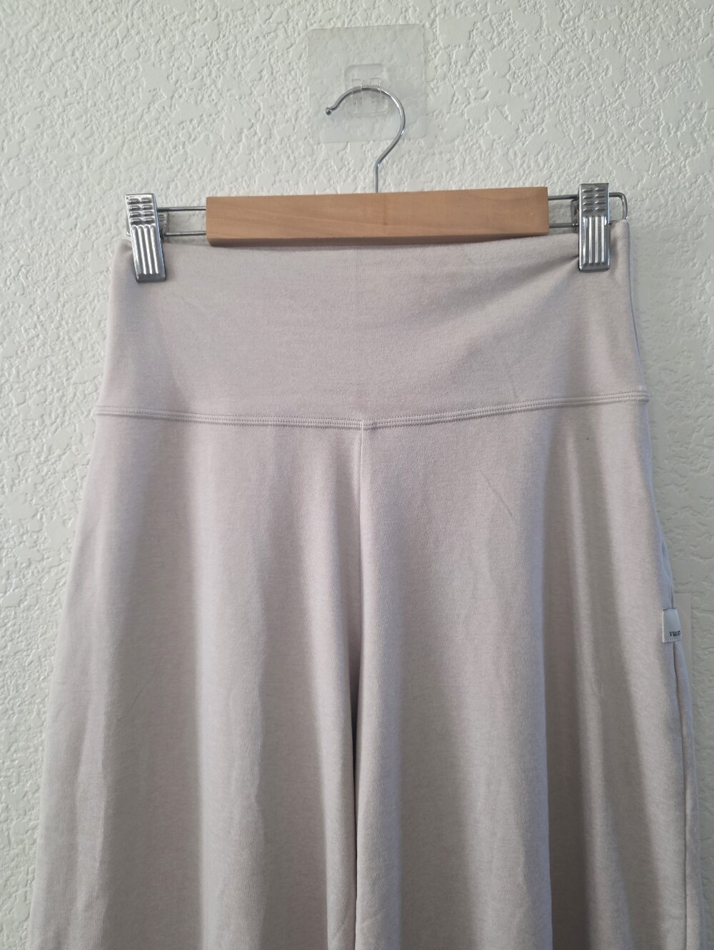 Vuori Halo Easy Wideleg Pant Ecru Small Short NEW NWT - Picture 5 of 8
